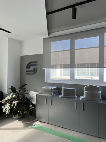 Open Space in stile moderno di 150 di BF interni