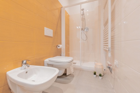 Bagno in stile contemporaneo di 4 di Ristrutturabilmente Bagno in stile contemporaneo di 4 di Ristrutturabilmente