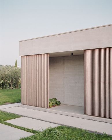 Facciata in stile minimal di null di Didonè Comacchio Architects