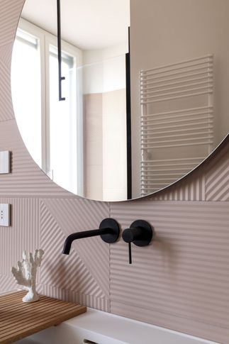 Bagno in stile contemporaneo di 6 di tapas studio