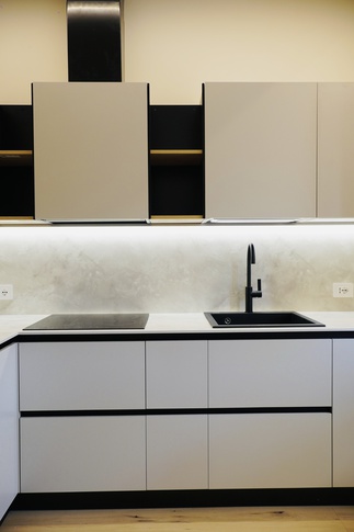 Cucina in stile contemporaneo di 7 di Rinnova Home 3d