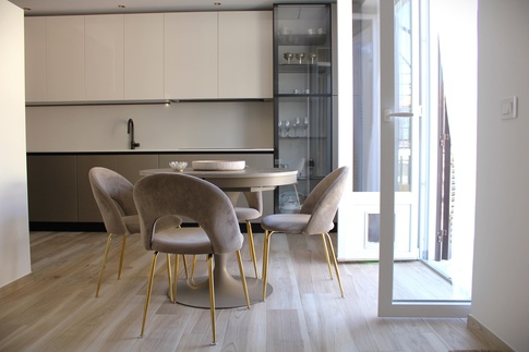 Soggiorno in stile contemporaneo di 24 di Melissa Domenici Architetto