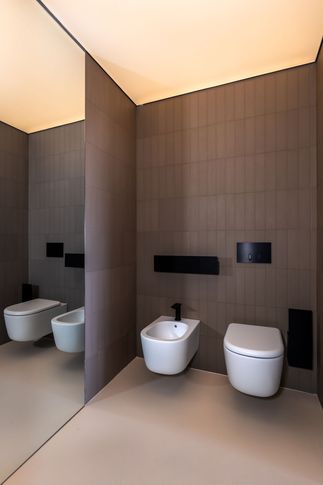 Bagno di Servizio in stile moderno di 5 di Alessandro Magno Studio Bagno di Servizio in stile moderno di 5 di Alessandro Magno Studio