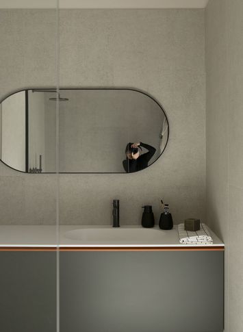 Bagno in stile contemporaneo di 6 di Michela Cordisco Studio