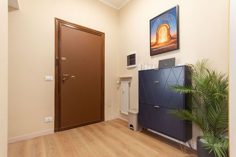 Ingresso in stile minimal di 5 di AMIRDSNR Ingresso in stile minimal di 5 di AMIRDSNR
