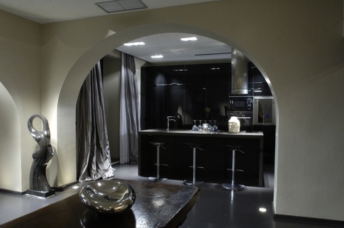 Open Space in stile contemporaneo di 230 di Sara Lucci Architetto