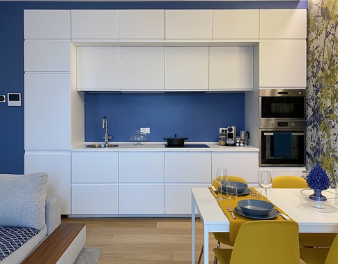 Open Space in stile contemporaneo di 25 di Mir Group