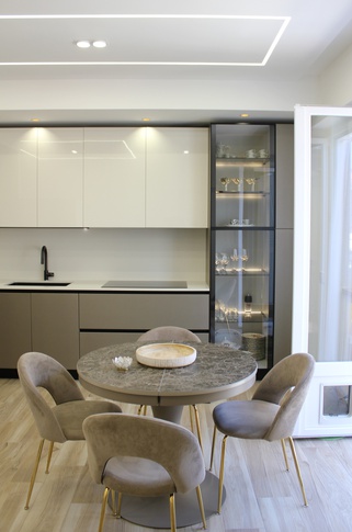 Soggiorno in stile contemporaneo di 24 di Melissa Domenici Architetto