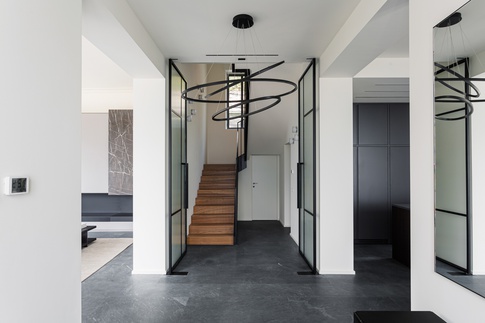 Ingresso in stile moderno di 10 di NOMADE ARCHITETTURA