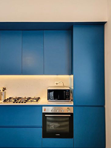 Open Space in stile contemporaneo di 45 di Rossana Alfieri Architetto