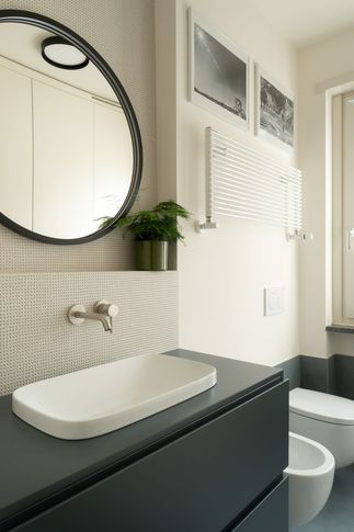 Bagno di Servizio in stile contemporaneo di 5 di Gambino Flamini | architetti