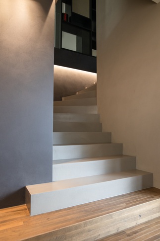 Soggiorno in stile contemporaneo di 50 di Abitacolo Interni