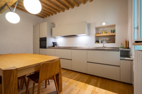 Cucina in stile moderno di 19 di COBE architetti