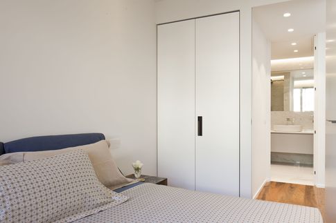 Camera da Letto in stile minimal di 9 di Ciliegio Esterno