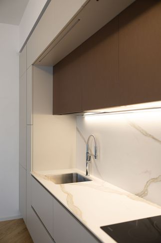 Cucina in stile moderno di 15 di Enzo Razzano Architettura