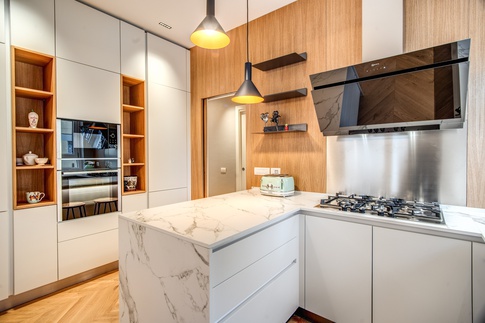 Cucina in stile moderno di 15 di MOB Architects
