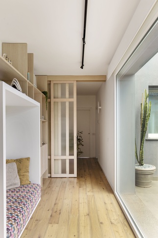 Corridoio in stile giapponese di 21 di Chantal Forzatti architetto