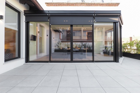 Veranda in stile moderno di 25 di Desearq studio - architettura e interior design