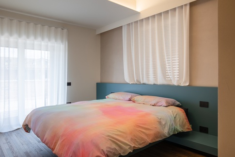 Camera da Letto in stile contemporaneo di 17 di Abitacolo Interni