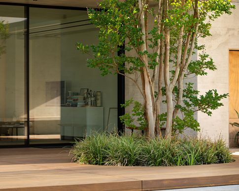 Portico in stile minimal di 25 di Didonè Comacchio Architects