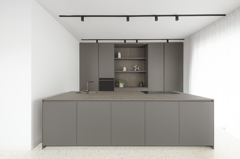 Open Space in stile contemporaneo di 50 di DV_A studio di architettura