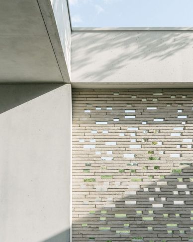 Facciata in stile minimal di null di Didonè Comacchio Architects