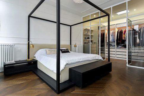 Camera da Letto in stile moderno di 40 di Equus Architects