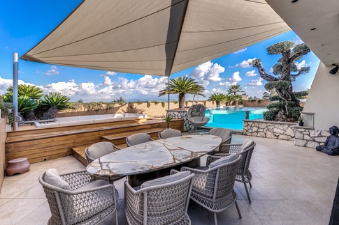 Terrazza in stile moderno di 250 di MOB Architects