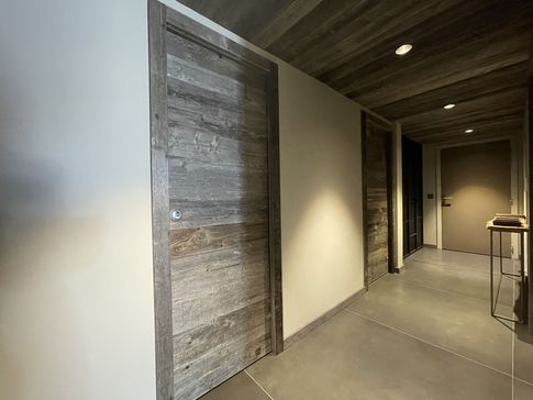 Ingresso in stile moderno di 9 di Design Alpino