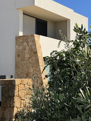 Facciata in stile contemporaneo di null di Giuseppe Palermo architetto (Soqquadro architetti)