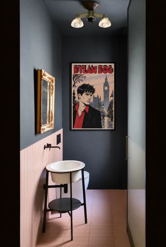 Bagno di Servizio in stile eclettico di 5 di MGK | Mohamed Keilani Studio