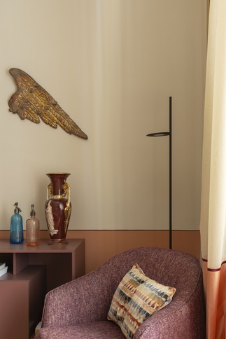 Soggiorno in stile maximalista di 12 di Rachele Biancalani Studio Soggiorno in stile maximalista di 12 di Rachele Biancalani Studio