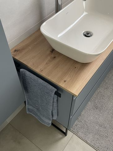 Bagno in stile moderno di 6 di Silvia Aquilani . Design studio