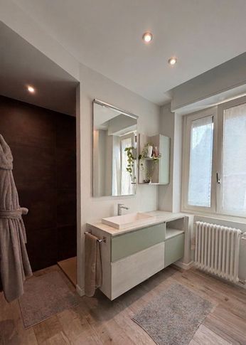 Bagno in stile contemporaneo di 6 di FRANCESCA GEROSA ARCHITETTO