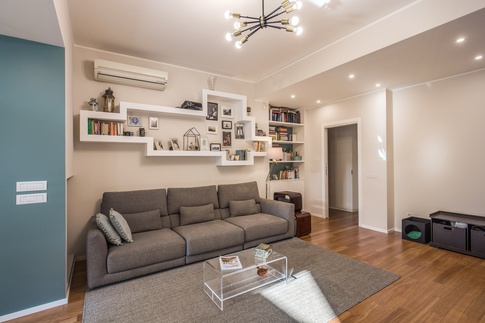 Open Space in stile contemporaneo di 45 di MOB Architects