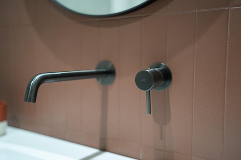 Bagno in stile contemporaneo di 6 di FCInteriorDesignStudio |