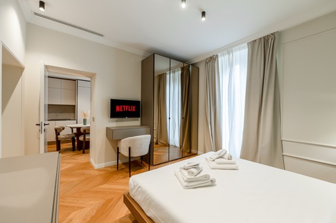 Camera da Letto in stile contemporaneo di 15 di FCInteriorDesignStudio |