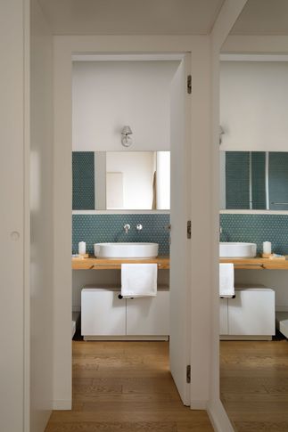 Open Space in stile contemporaneo di 120 di RM\Architecture Open Space in stile contemporaneo di 120 di RM\Architecture