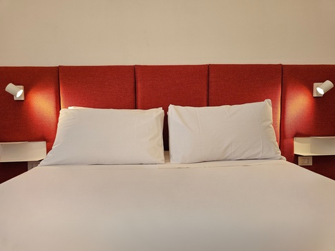 Camera da Letto in stile classico di 14 di Alessandra Gambino Architetto - AGA