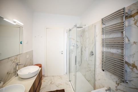 Bagno in stile contemporaneo di 6 di VMarchitetti Bagno in stile contemporaneo di 6 di VMarchitetti