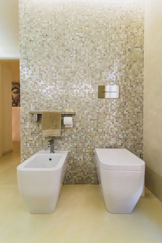 Bagno in stile contemporaneo di 9 di Arch. Enrico Marradini