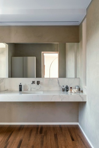 Bagno in stile contemporaneo di 20 di Rachele Biancalani Studio Bagno in stile contemporaneo di 20 di Rachele Biancalani Studio