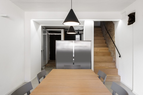 Open Space in stile contemporaneo di 50 di Studio A. Architetti