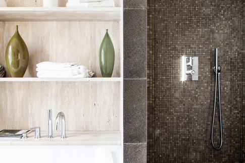 Bagno in stile contemporaneo di 7 di Tramas