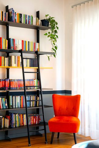 Soggiorno in stile contemporaneo di 40 di Equus Architects