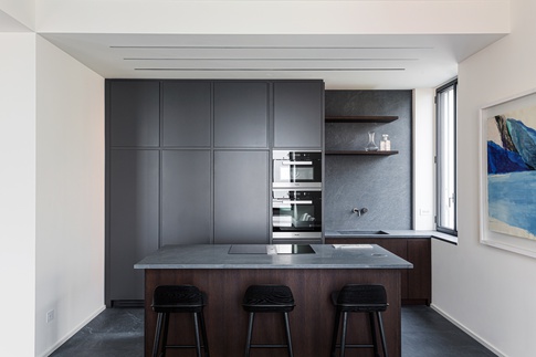 Cucina in stile moderno di 13 di NOMADE ARCHITETTURA