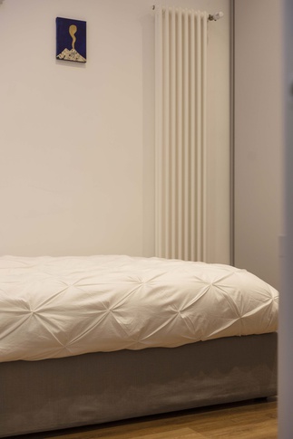 Camera da Letto in stile contemporaneo di 9 di Architetto Valentina Solano Camera da Letto in stile contemporaneo di 9 di Architetto Valentina Solano