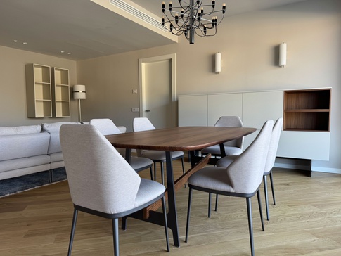 Soggiorno in stile contemporaneo di 40 di Elena Russo Interiors