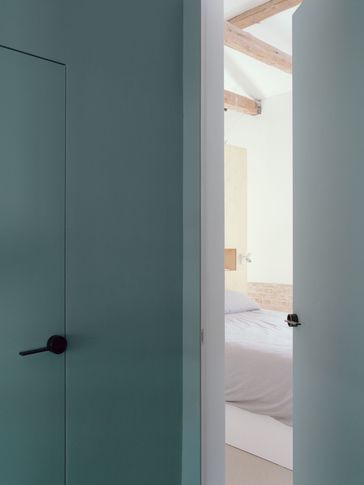 Corridoio in stile minimal di 4 di vianello gasparin progetti