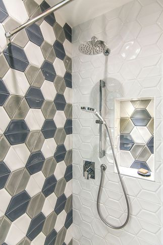 Bagno in stile industriale di 15 di Pucciarelli Architetti